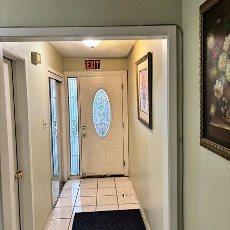 Queen Bedroom Near Sheridan College Μπράμπτον Εξωτερικό φωτογραφία
