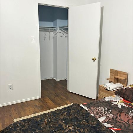 Queen Bedroom Near Sheridan College Μπράμπτον Εξωτερικό φωτογραφία